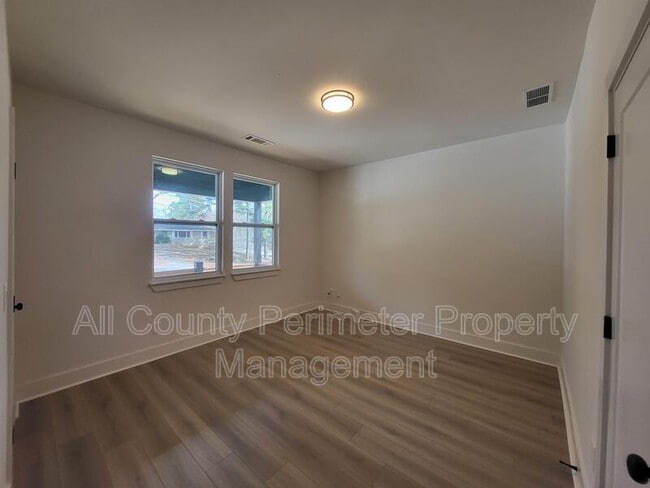 Building Photo - 4401 Sims Rd