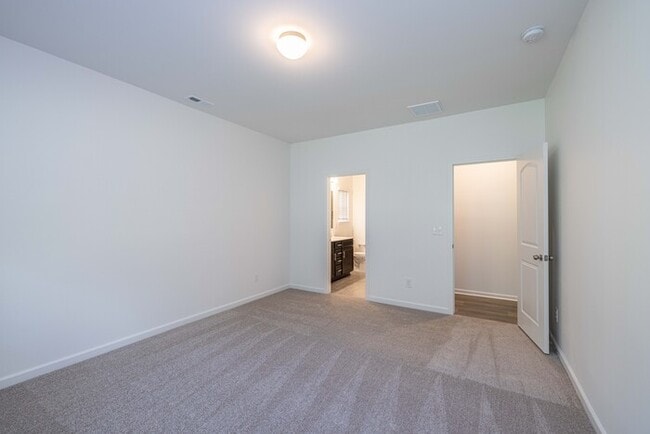 Building Photo - BEAUTIFUL 3 Bedroom Home - Stonebridge Fairways - AVAILABLE NOW