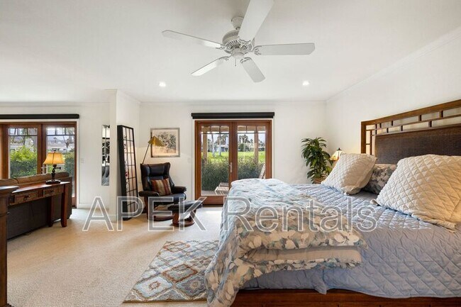 Building Photo - 74939 Vía Lago