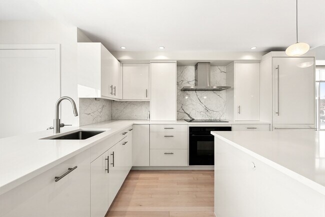 Building Photo - 280 Harvard St