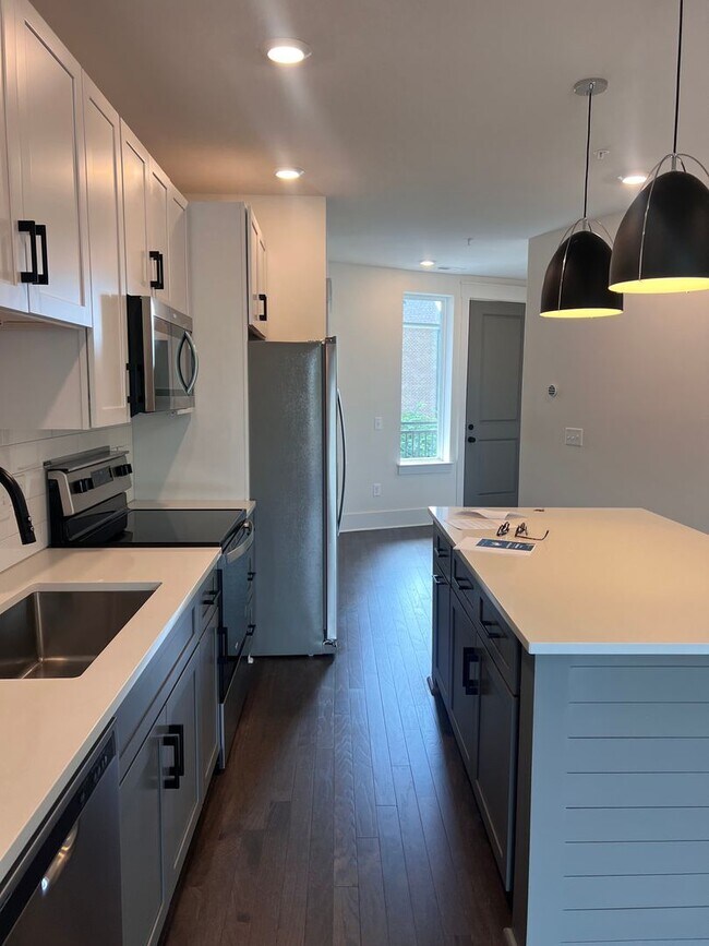 Building Photo - East Nashville Condo