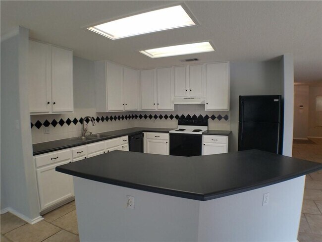 Building Photo - 1113 Stillwell Ridge