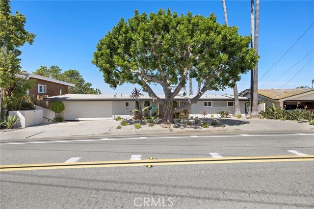 Building Photo - 2120 Temple Hills Dr