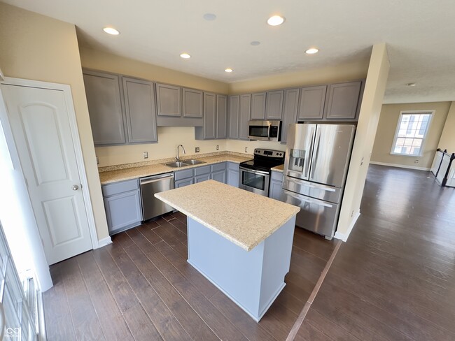 Building Photo - 9094 Demarest Dr