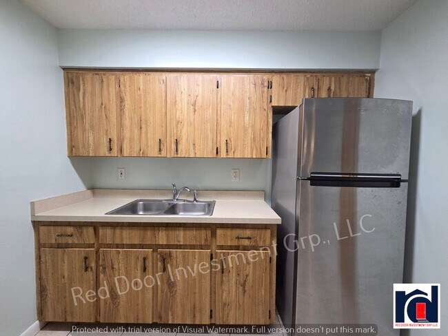 Building Photo - Stunning 2 Bedroom/2 Bath Quad in Quail Run
