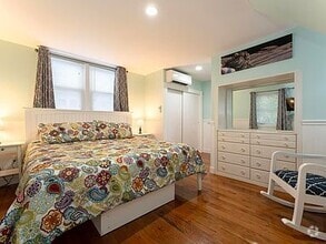 Building Photo - Charming 3-Bedroom Historic Home in Downto...