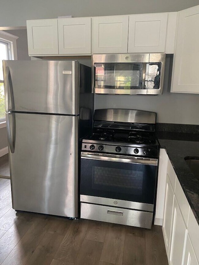 Building Photo - 53 Orlando St