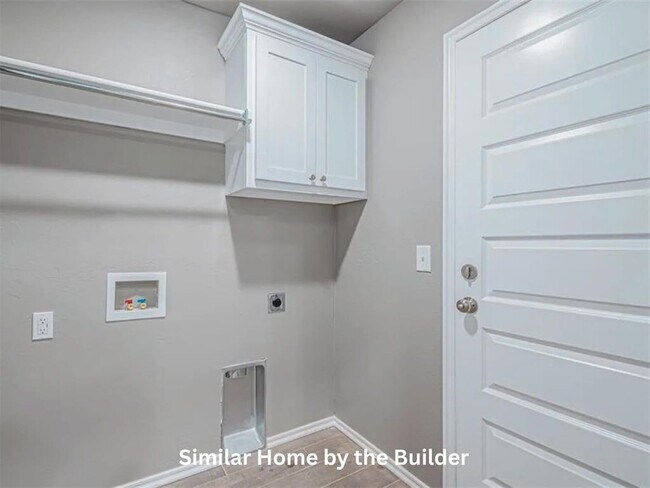 Building Photo - 1630 Highland Loop