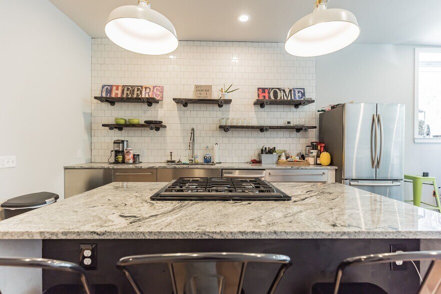 Building Photo - 1152 S 12th St