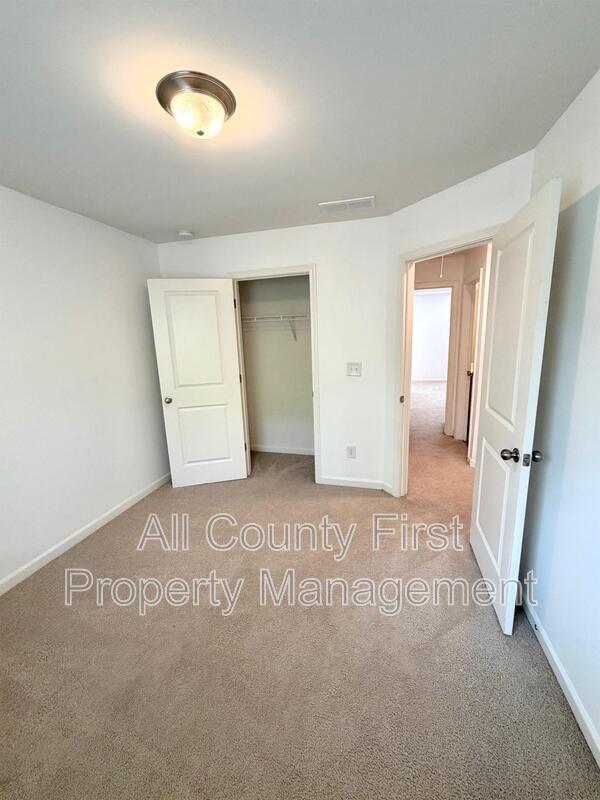 Building Photo - 887 Society Cir