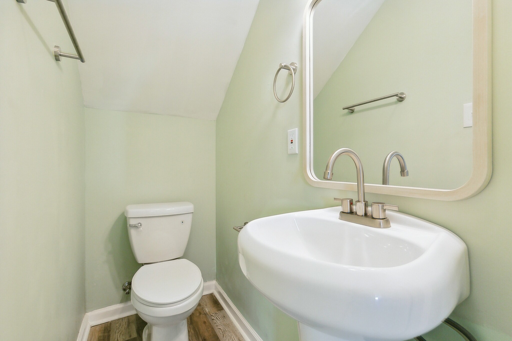 Building Photo - 1124 Tallow Tree Ln
