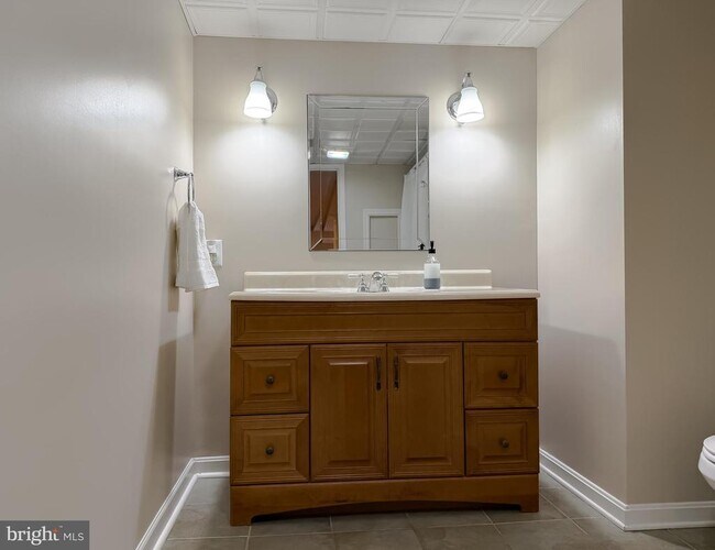 Building Photo - 23185 Pembrook Dr