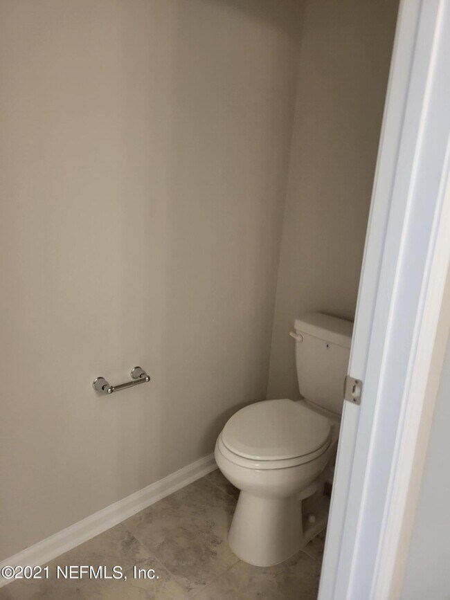 Building Photo - 334 Pine Bluff Dr