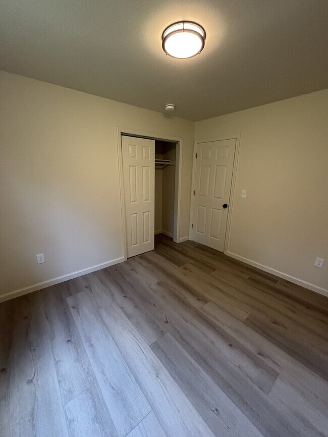 Building Photo - Newly renovated 2 Bedroom home!