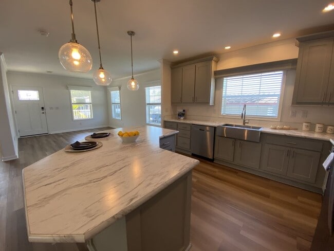 Building Photo - 212 Liberty St