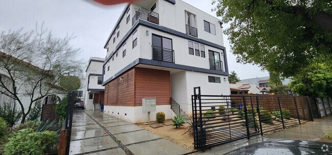 Building Photo - 1856 S Redondo Blvd