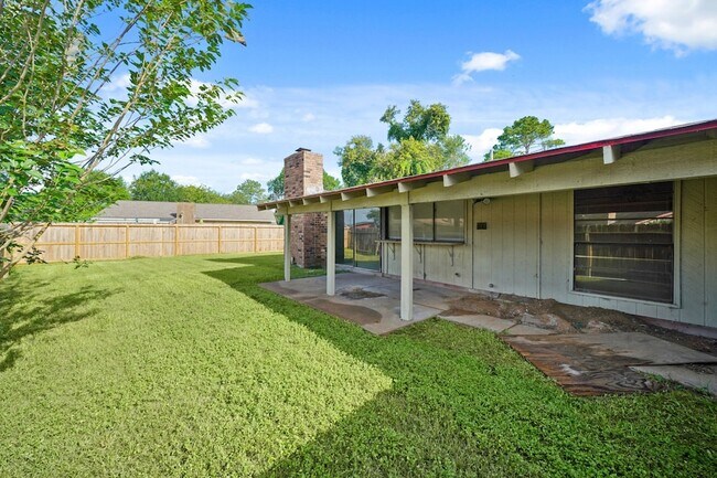 Building Photo - 15822 Danford Dr