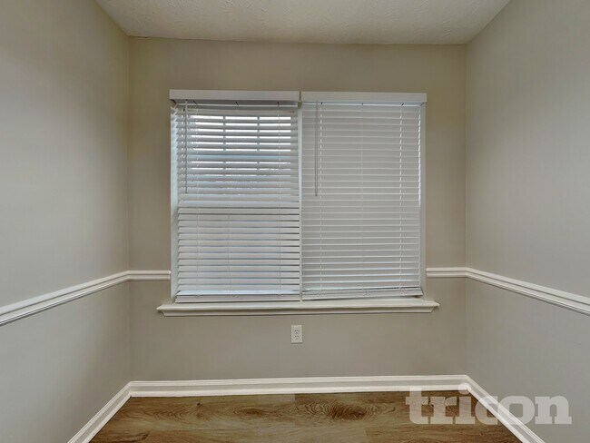 Building Photo - 1528 Cardinal Ln