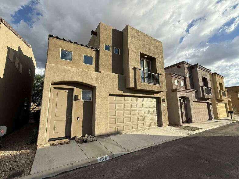 Building Photo - 109 S Crown Plaza