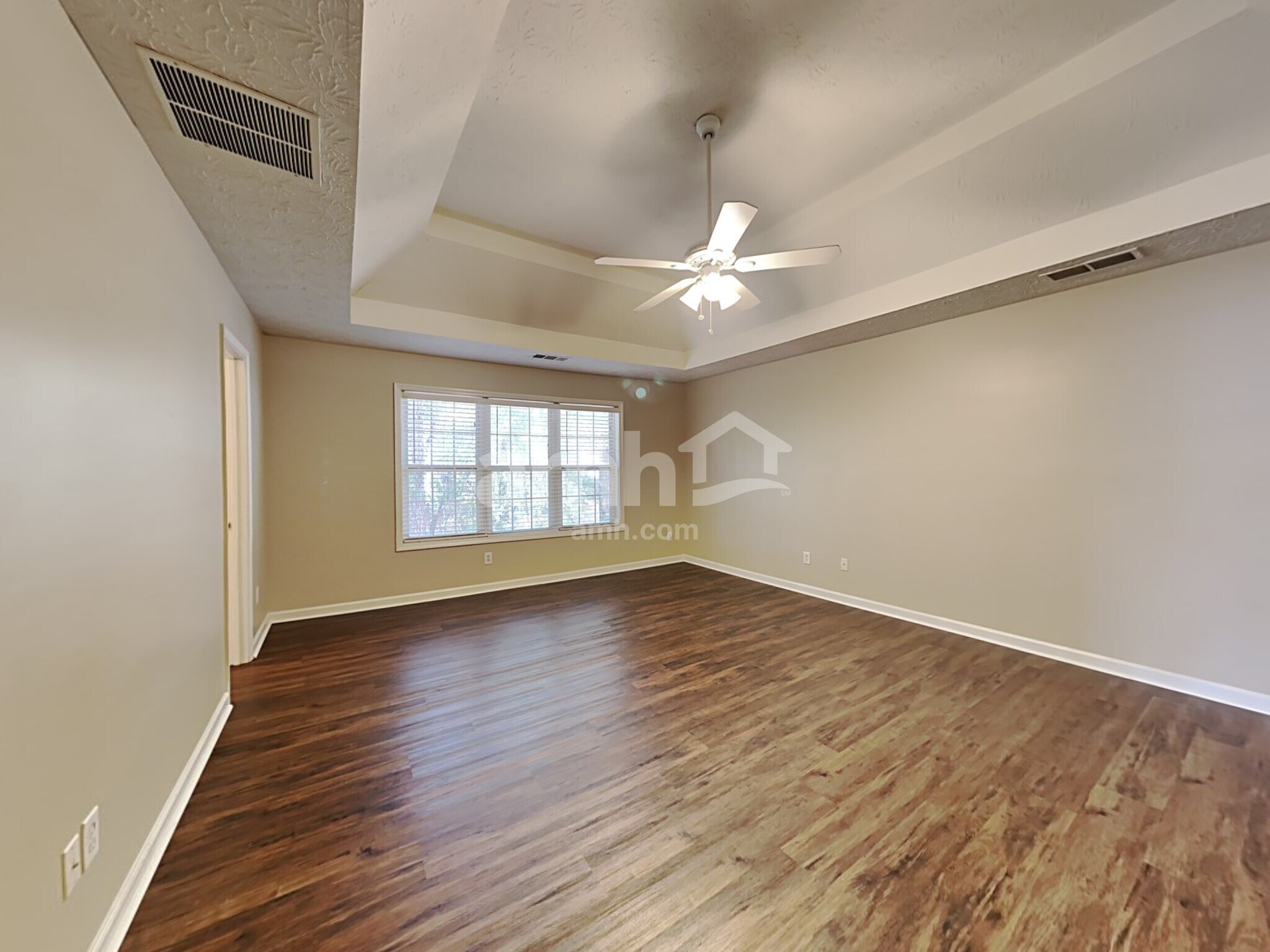 Building Photo - 682 Simon Park Cir