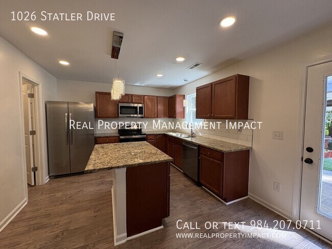 Building Photo - 1026 Statler Dr