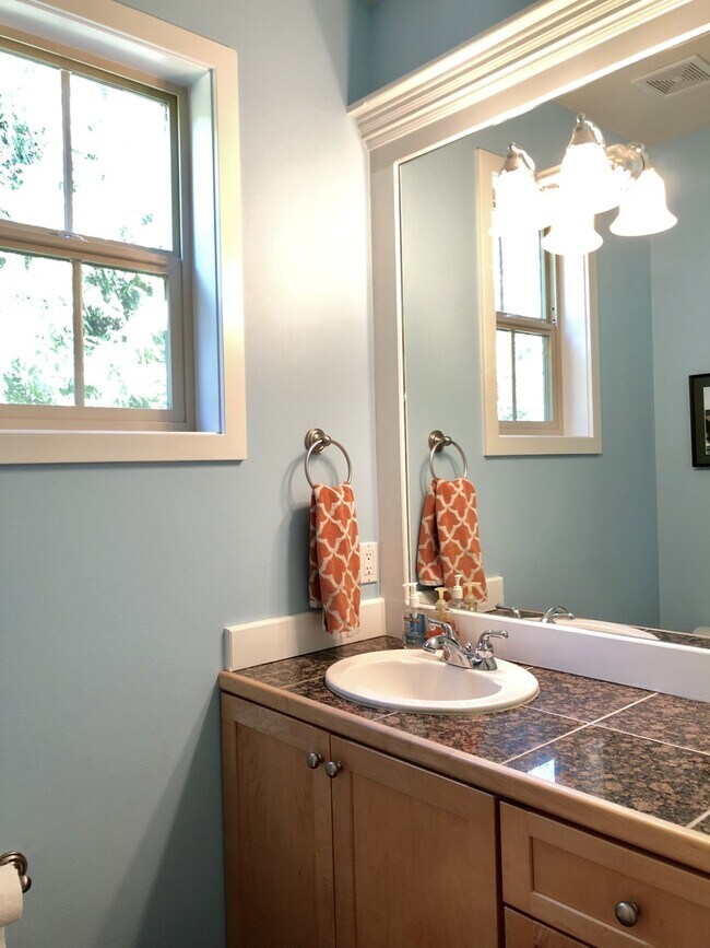 Building Photo - Gorgeous Bainbridge Estate available now.....