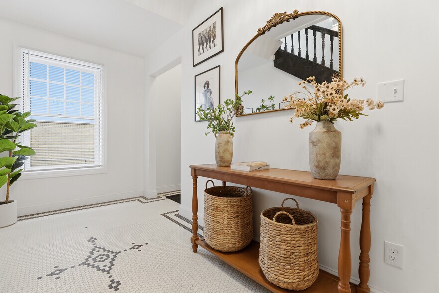 Building Photo - 4635 John R St