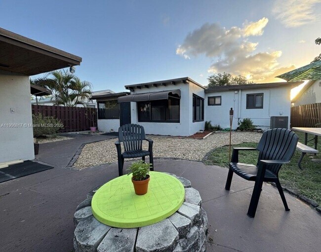 Building Photo - 117 NE 2nd Terrace