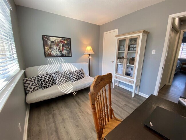 Building Photo - 10401 Burmaster Ln