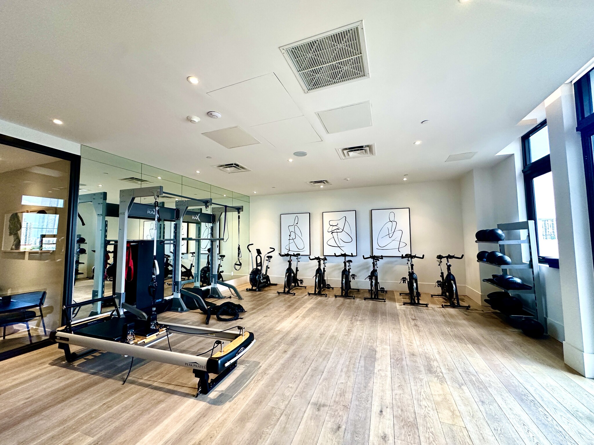 Building Photo - 1936 NW 2nd Ct