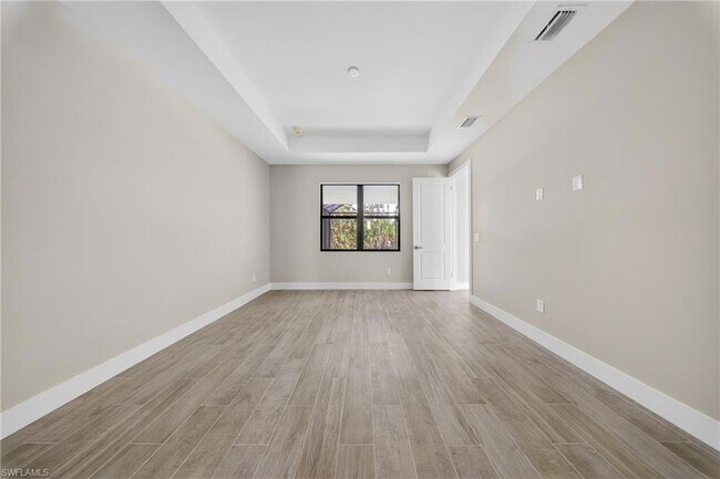 Building Photo - 1204 Moore Ave