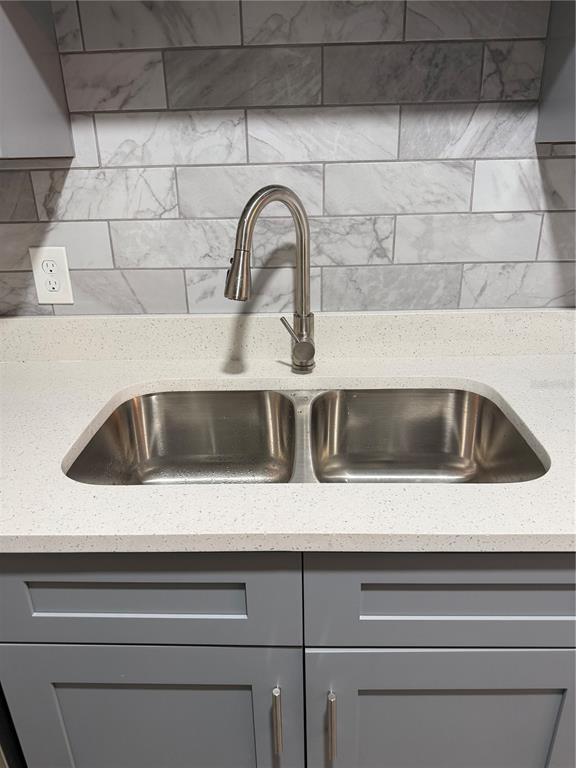 Building Photo - 9209 Tudor Dr