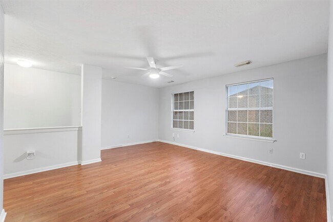 Building Photo - 9023 Eaglecove Dr