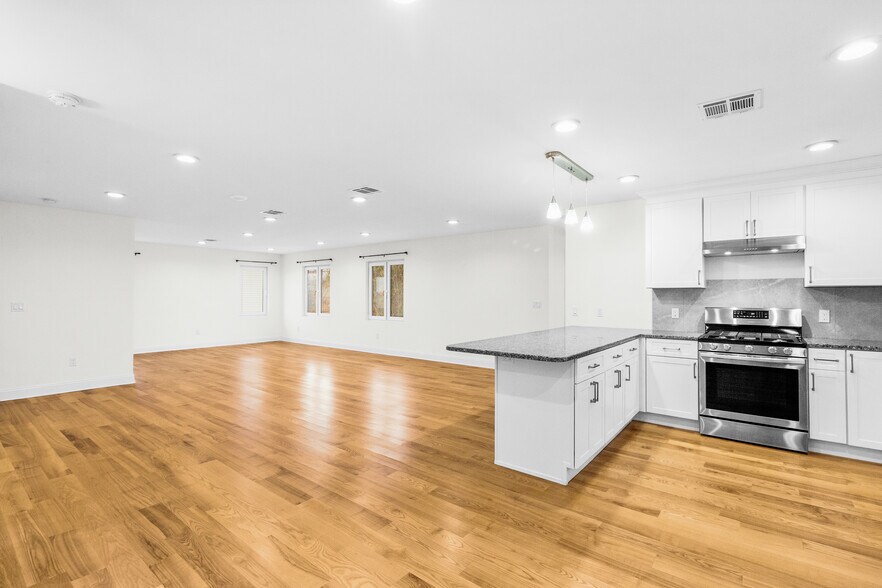 Building Photo - 71 Saint Marys Pl