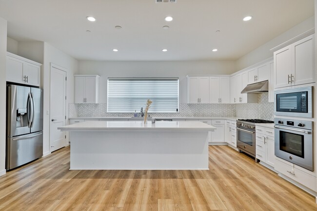 Building Photo - 2248 Solace Loop