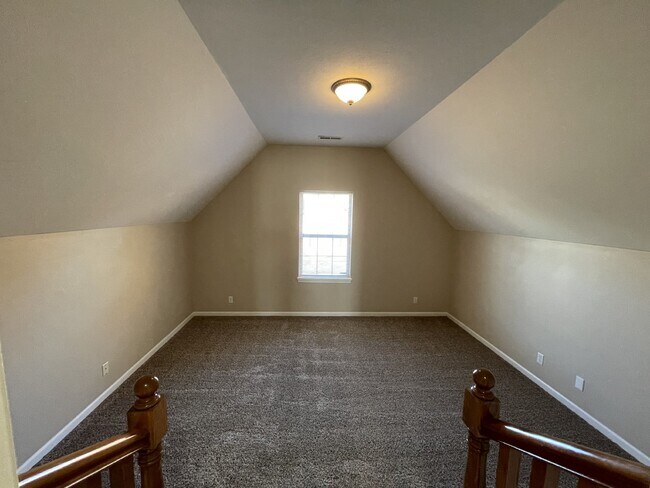 Building Photo - 1518 W. Maplewood