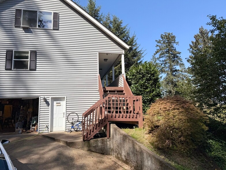 Building Photo - 3776 SW Fairhaven Dr