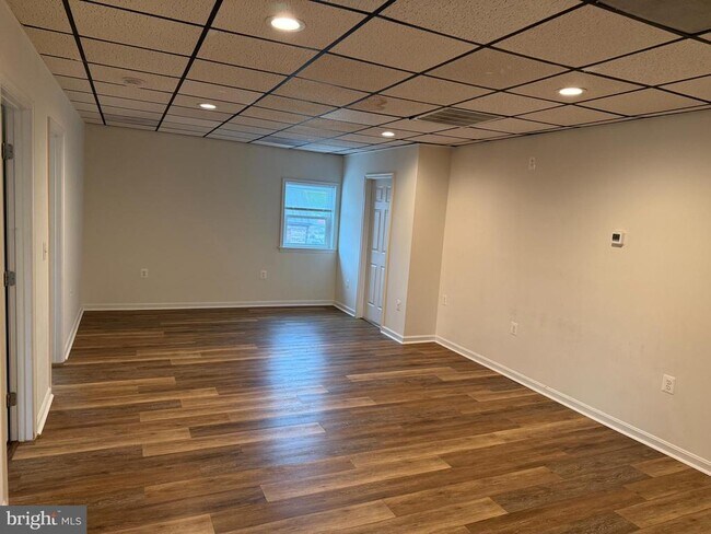 Building Photo - 5375 Mulberry St