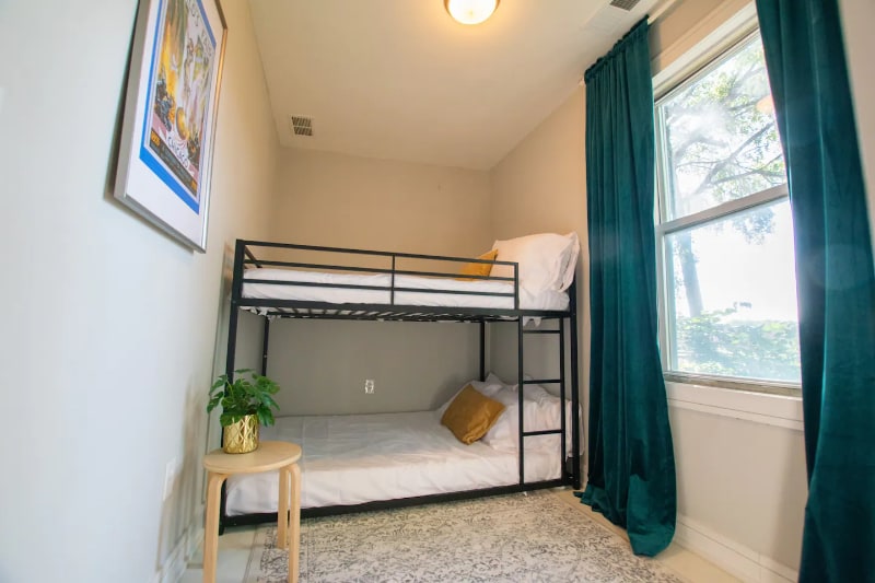 Building Photo - 2732 S Bonfield St