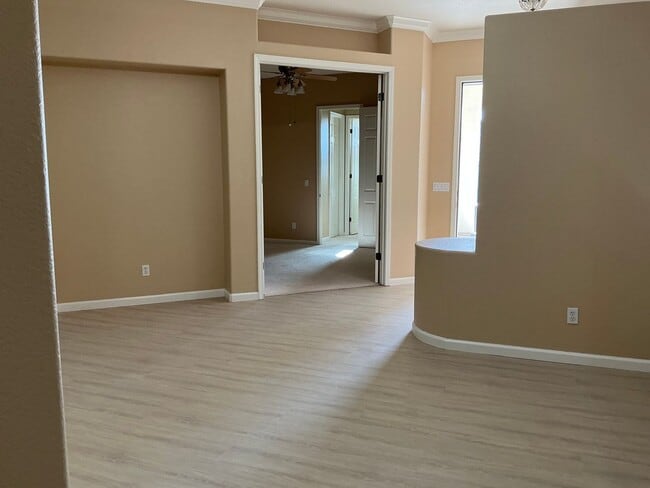 Building Photo - Stunning Manteca Home with 4 Bedrooms, 3 B...