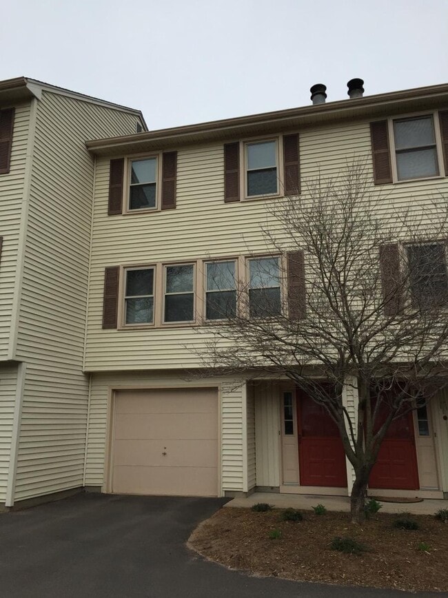 Building Photo - 119 Springbrook Dr