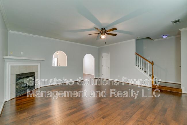 Building Photo - 1101 Downs Blvd