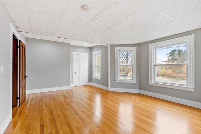 Building Photo - 2154 Main St