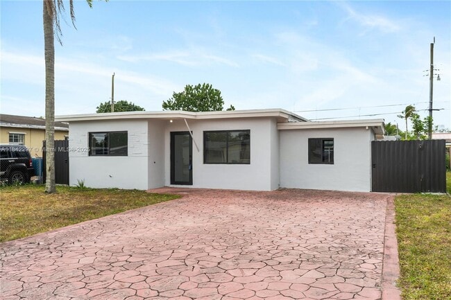 Building Photo - 6308 SW 22nd St