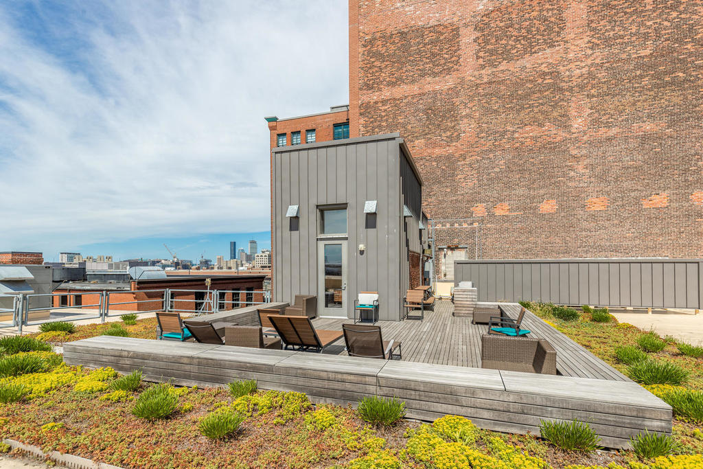 Building Photo - 63 Melcher St