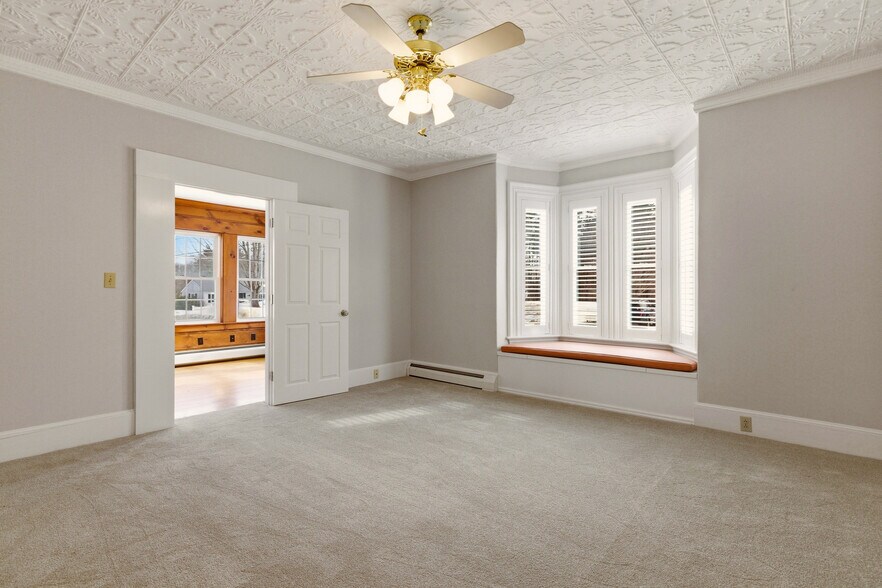 Building Photo - 113 Railroad Ave