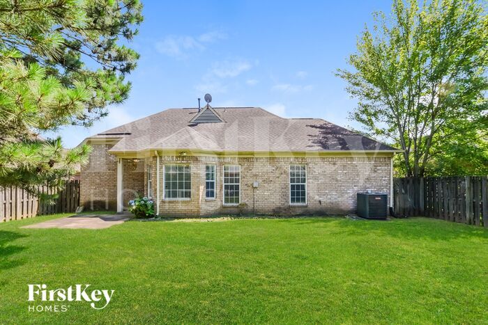 Building Photo - 995 Nesting Wood Cir W