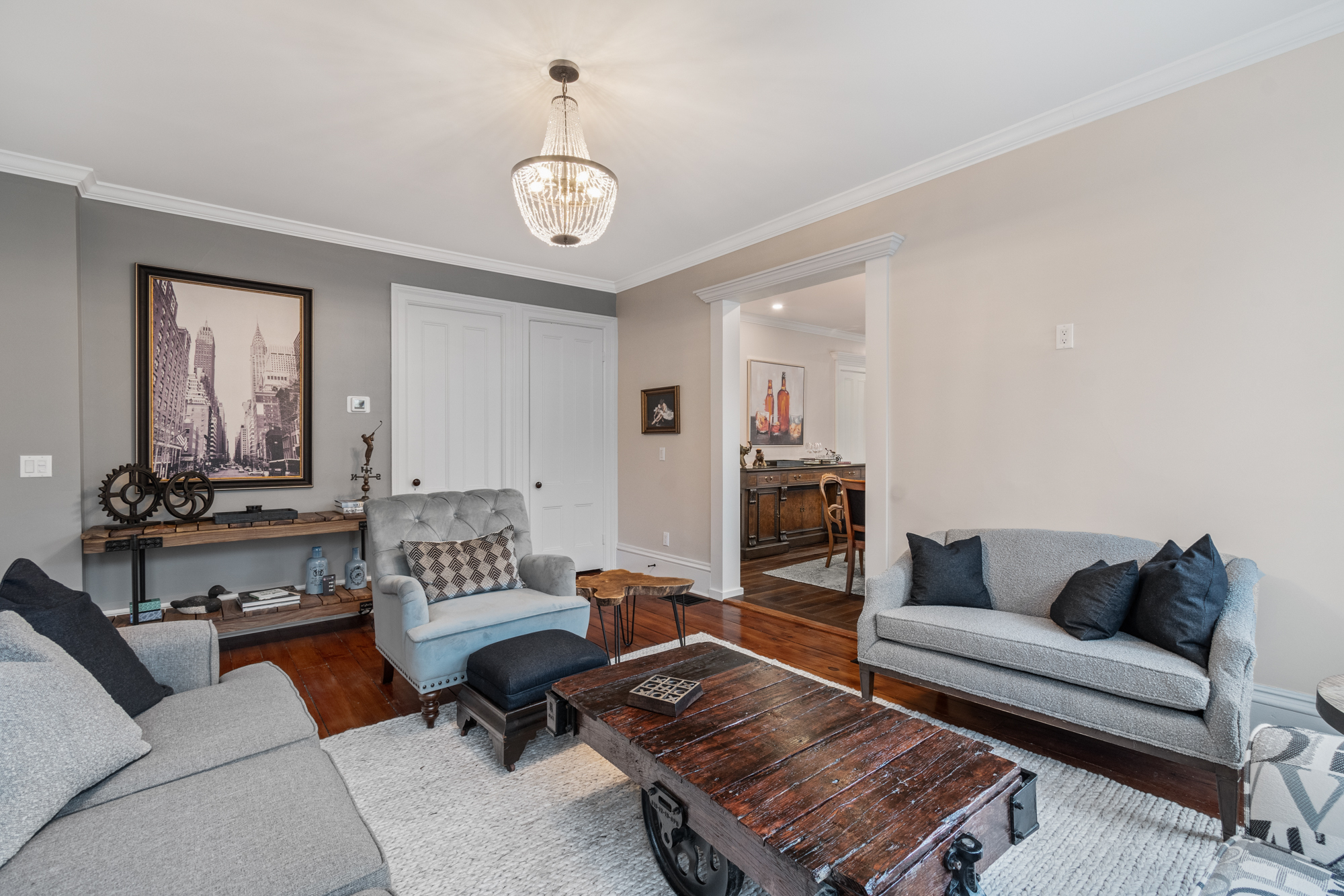 Charming large family room - 16 Lincoln Ave