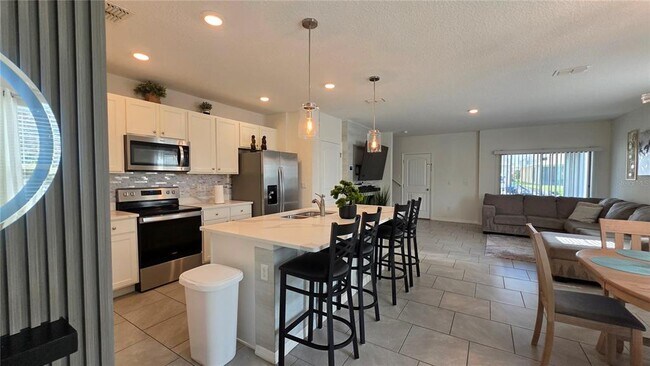 Building Photo - 16221 Admirals Cove Ln