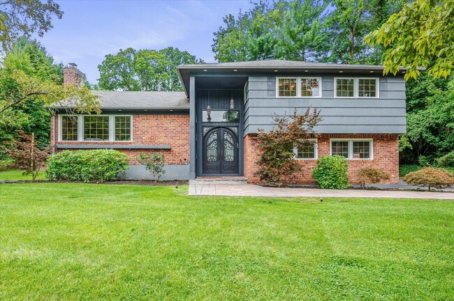 Primary Photo - 26 Redbrook Rd